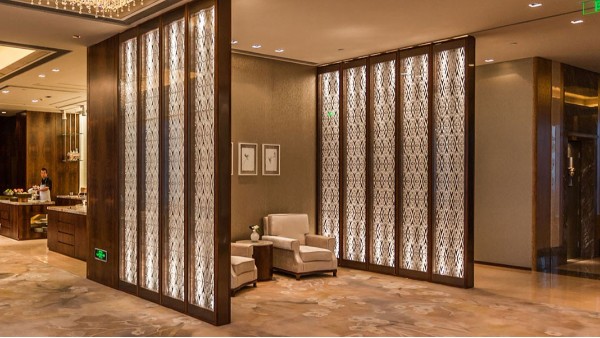 裝飾設(shè)計—不銹鋼屏風(fēng)的完美應(yīng)用